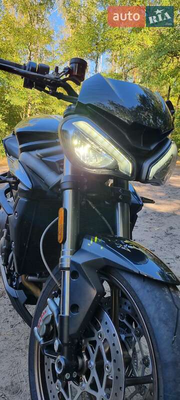 Мотоцикл Без обтікачів (Naked bike) Triumph Street Triple 2022 в Черкасах фото 6 Мотоцикл Без обтікачів (Naked bike) Triumph Street Triple 2022 в Черкасах
