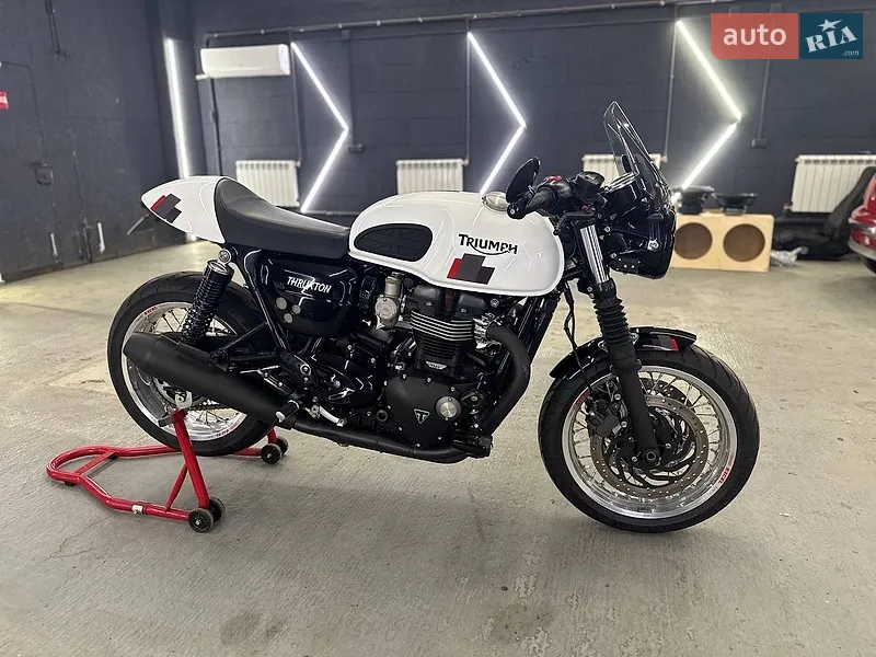 Triumph Thruxton 2016