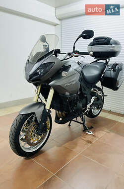 Мотоцикл Багатоцільовий (All-round) Triumph Tiger 2010 в 