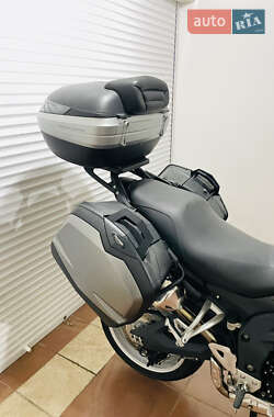 Мотоцикл Багатоцільовий (All-round) Triumph Tiger 2010 в 