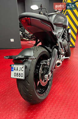 Мотоцикл Без обтекателей (Naked bike) Triumph Trident 2022 в 