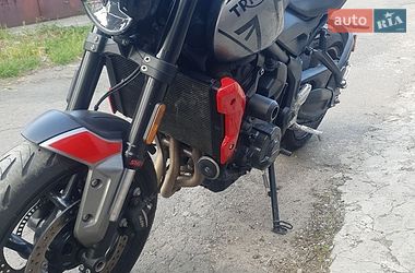 Мотоцикл Без обтекателей (Naked bike) Triumph Trident 2023 в Одессе фото 3 Мотоцикл Без обтекателей (Naked bike) Triumph Trident 2023 в Одессе