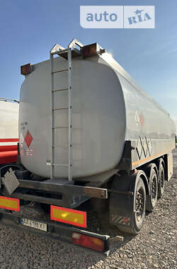 Цистерна напівпричіп Turbud T-H-C31 2002 в 