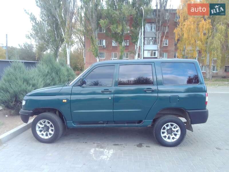 Внедорожник / Кроссовер УАЗ 3162 Симбир 2004 в Никополе