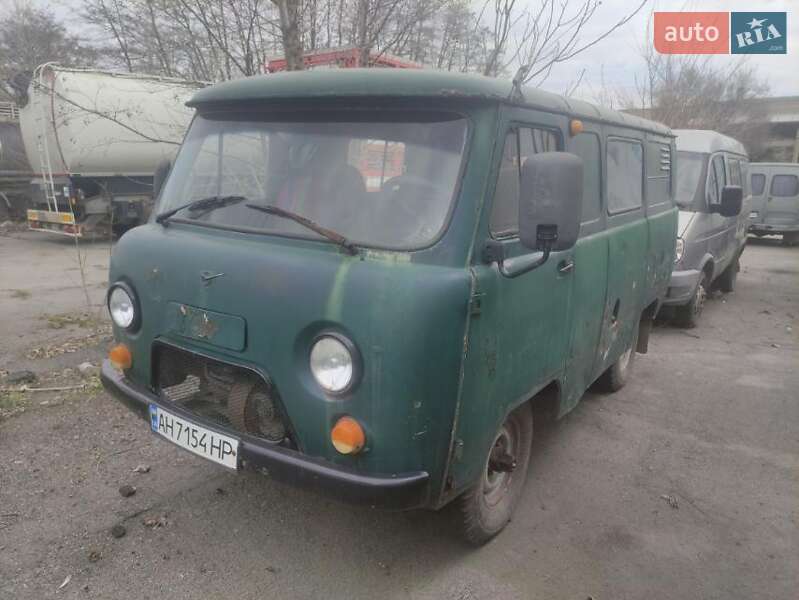 Грузопассажирский фургон УАЗ 3303 2004 в 