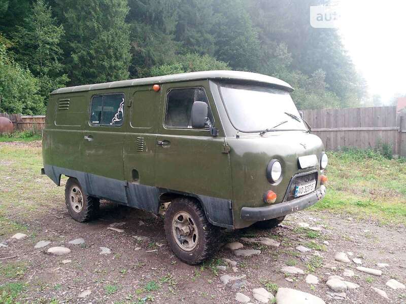 Внедорожник / Кроссовер УАЗ 452 пас 1981 в Рахове