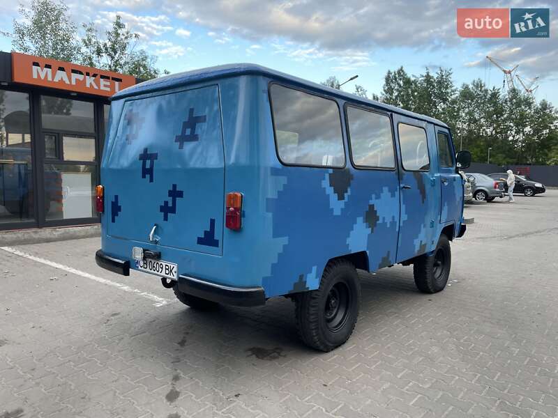Седан УАЗ 452 пас 1983 в Чернігові