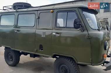 Позашляховик / Кросовер УАЗ 452 пас 1981 в 