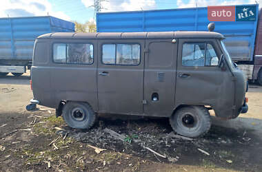 Внедорожник / Кроссовер УАЗ 452 1982 в 