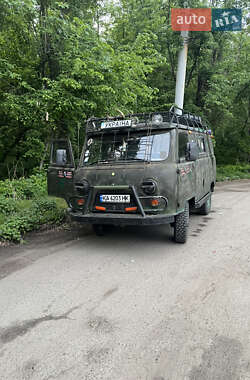 Грузовой фургон УАЗ 452 1986 в 