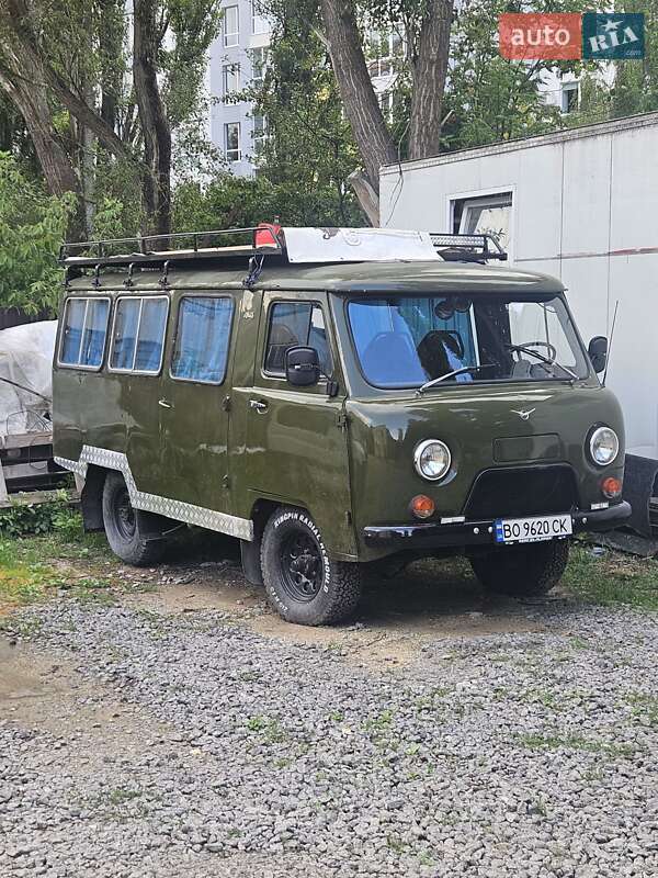 Внедорожник / Кроссовер УАЗ 452 1985 в 