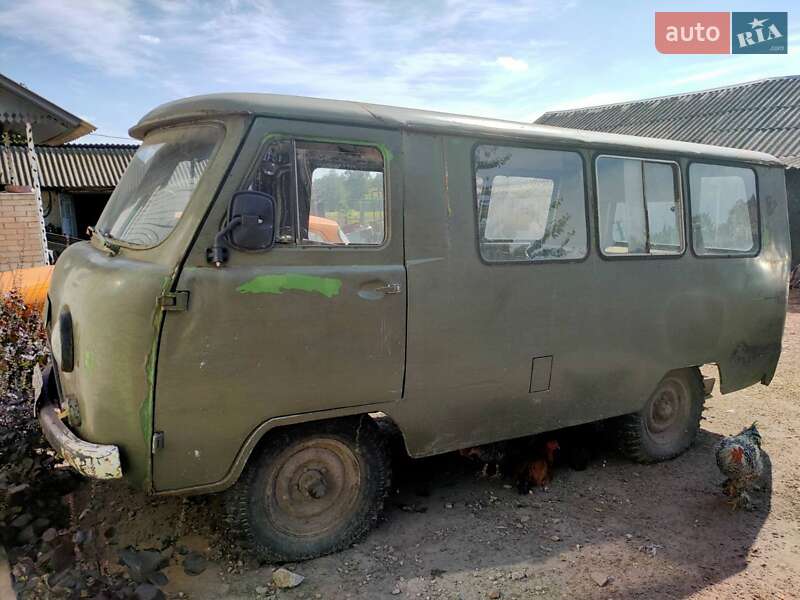 Позашляховик / Кросовер УАЗ 452Л 1989 в Баришівка