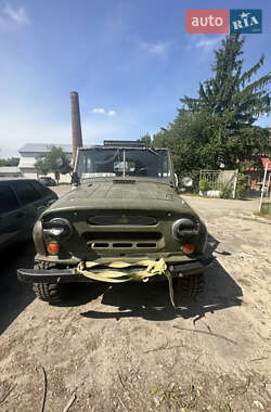 Позашляховик / Кросовер УАЗ 469Б 1990 в 