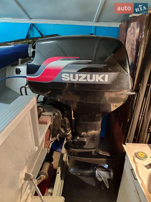 Лодка UMS 420 2009 в Киеве