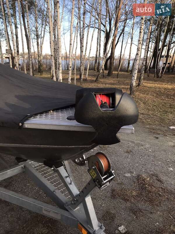 Лодка UMS 420 2021 в Киеве