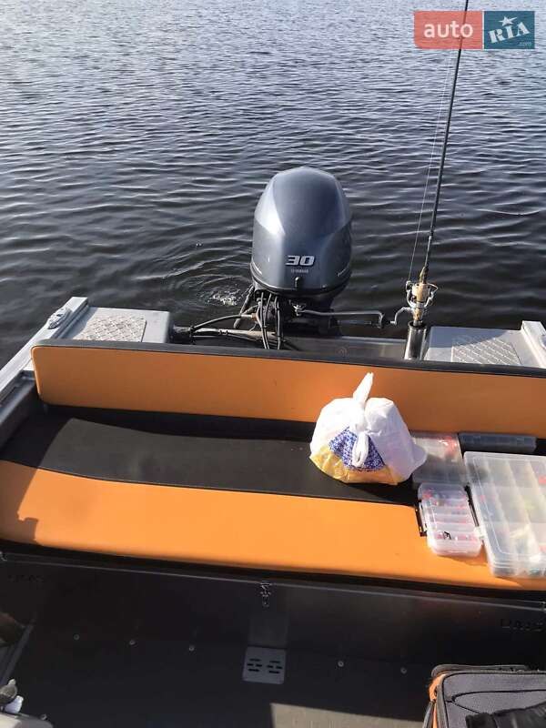Лодка UMS 420 2021 в Киеве