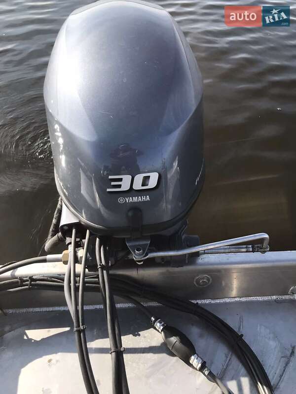 Лодка UMS 420 2021 в Киеве