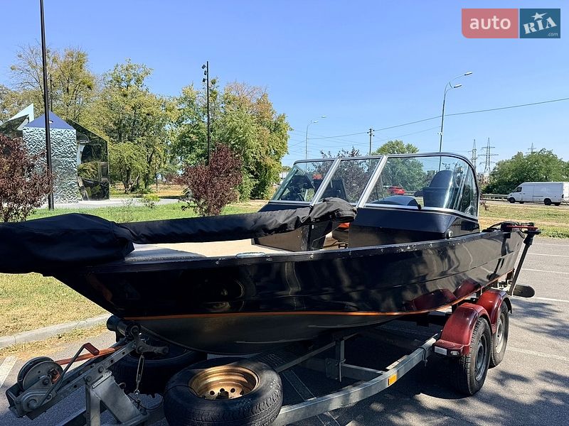 Човен UMS 500 2017 в Києві