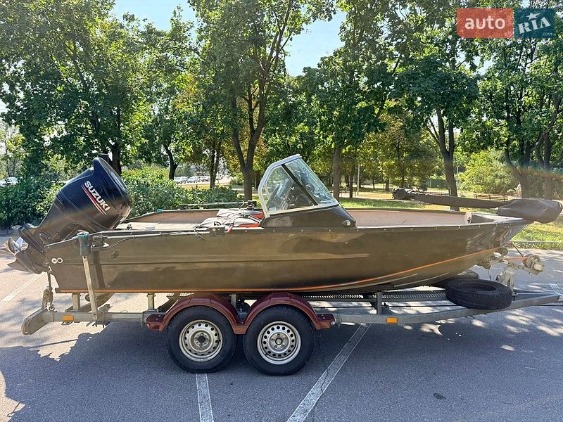 Човен UMS 500 2017 в Києві