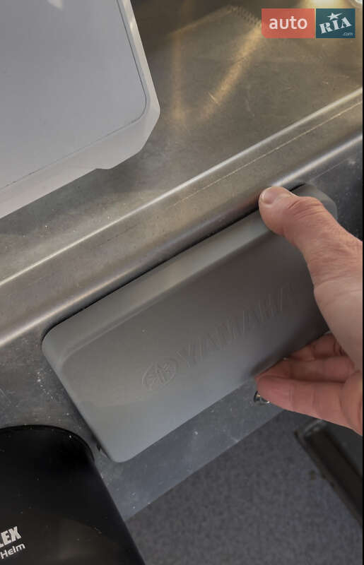 Катер UMS Tuna 585 DC 2021 в Киеве фото 23 Катер UMS Tuna 585 DC 2021 в Киеве