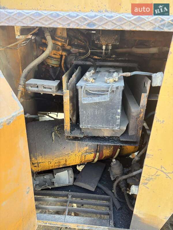 Фронтальный погрузчик UN 053 1980 в Тараще