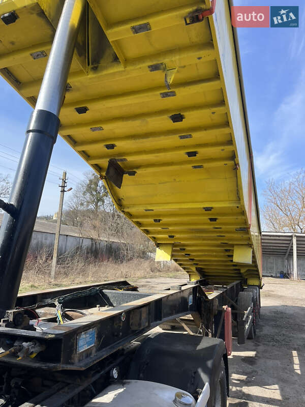 Зерновоз - напівпричіп United Trailers 6017 2008 в Золочеві