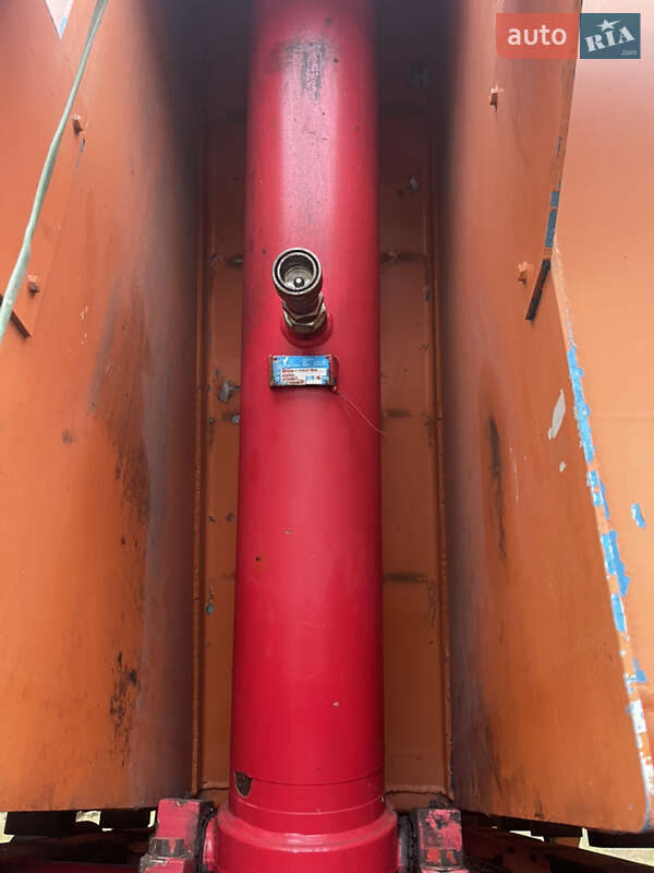 Зерновоз - полуприцеп United Trailers 804277 2004 в Брусилове