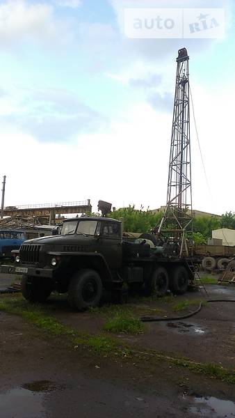 Бурова установка Урал 4320 1992 в Дніпрі