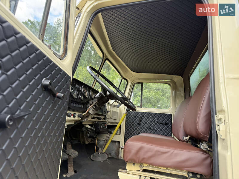 Самосвал Урал 5557 1991 в Тернополе