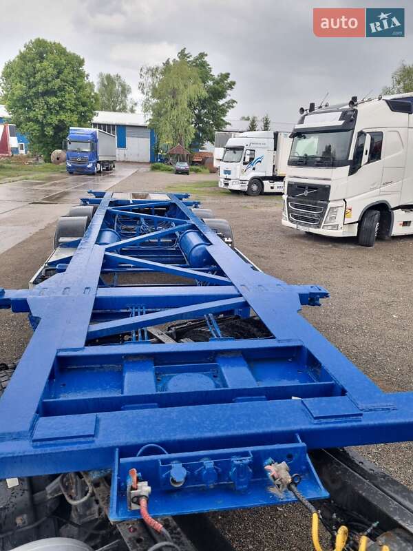 Контейнеровоз напівпричіп Van Hool 3-AS 2002 в Броварах