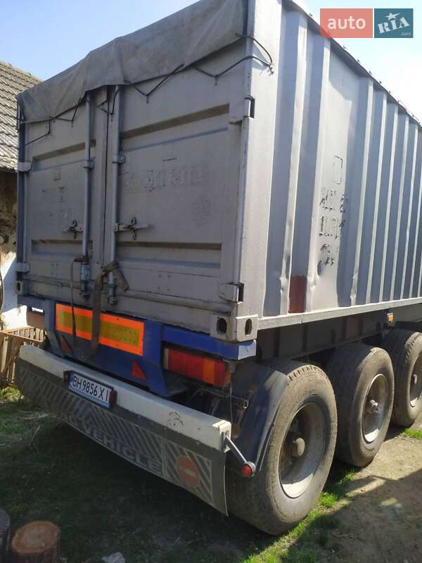 Зерновоз - полуприцеп Van Hool 3B0011 1988 в Сарате