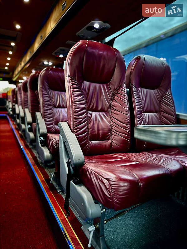 Туристичний / Міжміський автобус Van Hool Astron 2006 в Чернівцях