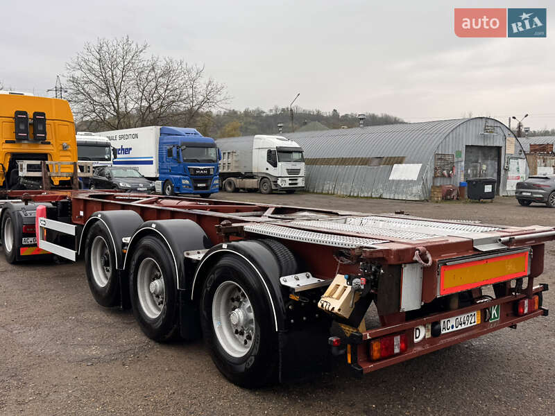Контейнеровоз напівпричіп Van Hool Tank Container 2003 в Чернівцях фото 4 Контейнеровоз напівпричіп Van Hool Tank Container 2003 в Чернівцях