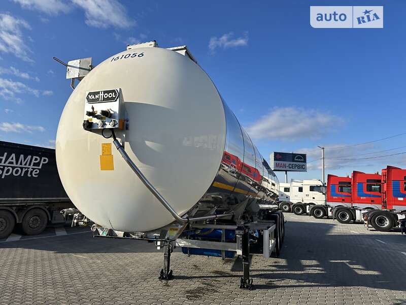 Цистерна полуприцеп Van Hool VH 2002 в Черновцах