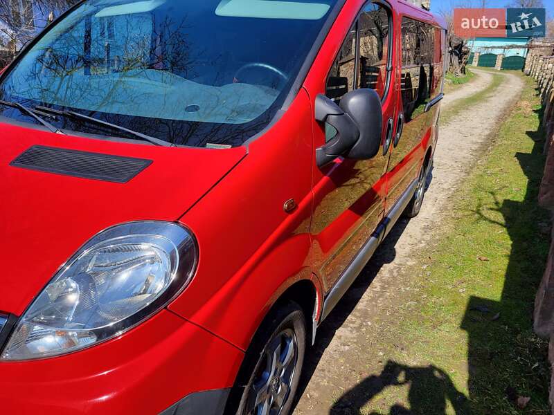 Мінівен Vauxhall Vivaro 2014 в Чорткові