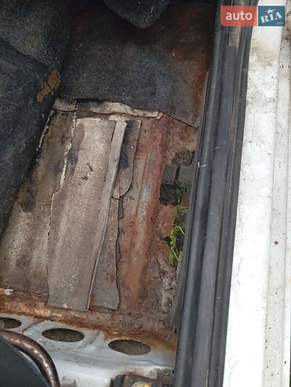 Хэтчбек ВАЗ / Lada 1111 Ока 2004 в Киеве