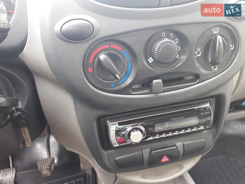 Седан ВАЗ / Lada 1118 Калина 2007 в Конотопе