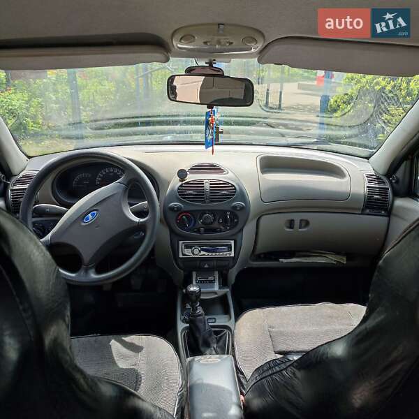 Седан ВАЗ / Lada 1118 Калина 2006 в Новоукраинке