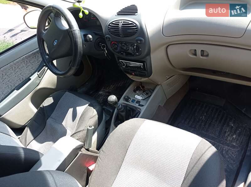 Седан ВАЗ / Lada 1118 Калина 2006 в Житомире