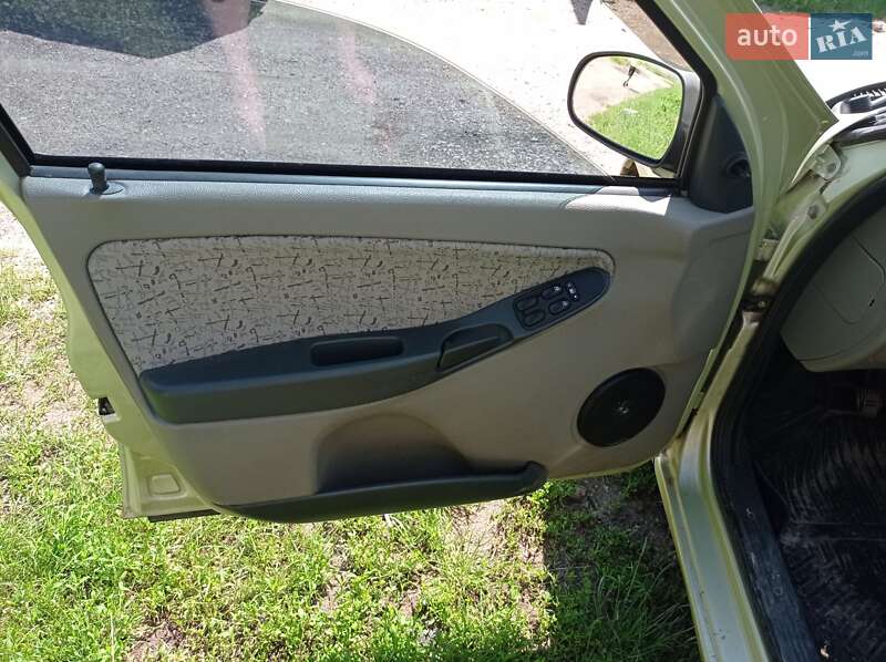 Седан ВАЗ / Lada 1118 Калина 2006 в Житомире