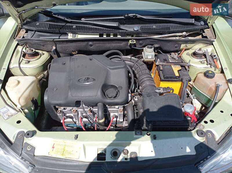 Седан ВАЗ / Lada 1118 Калина 2006 в Житомире