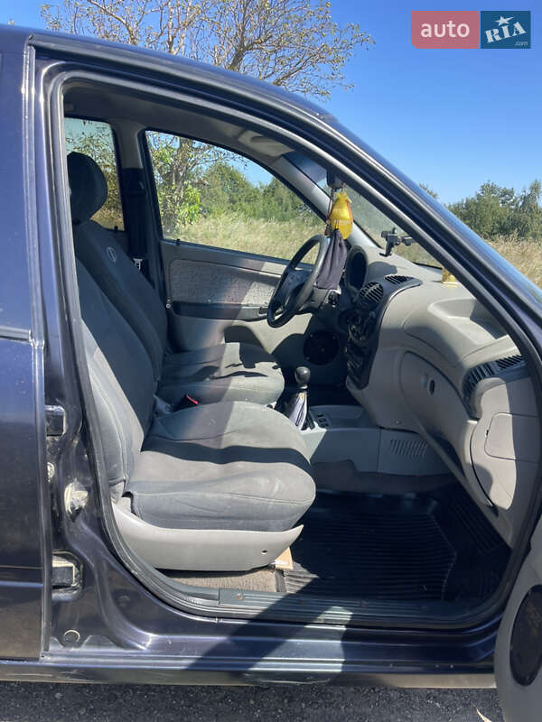 Седан ВАЗ / Lada 1118 Калина 2006 в Черновцах