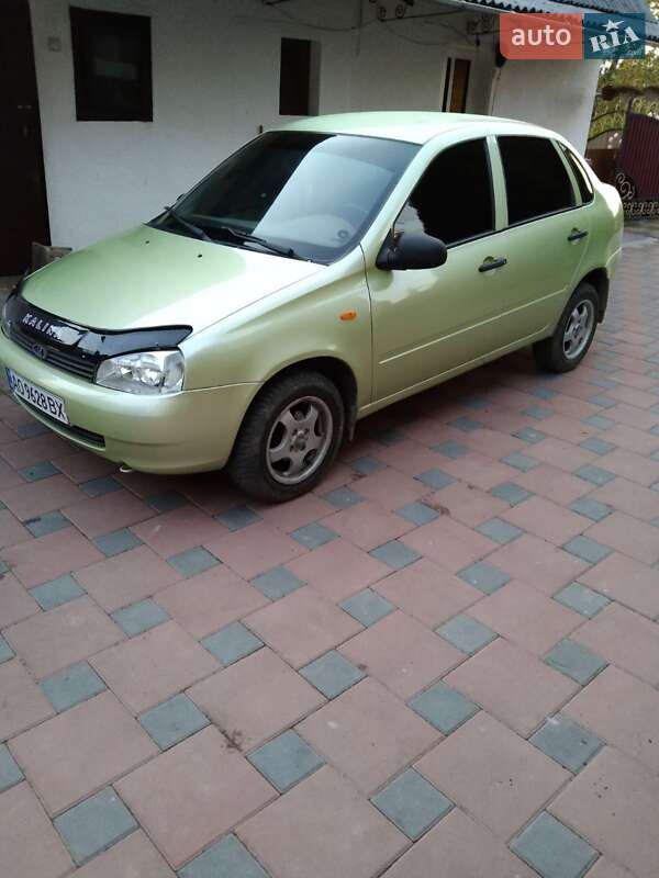 Седан ВАЗ / Lada 1118 Калина 2006 в Тячеве