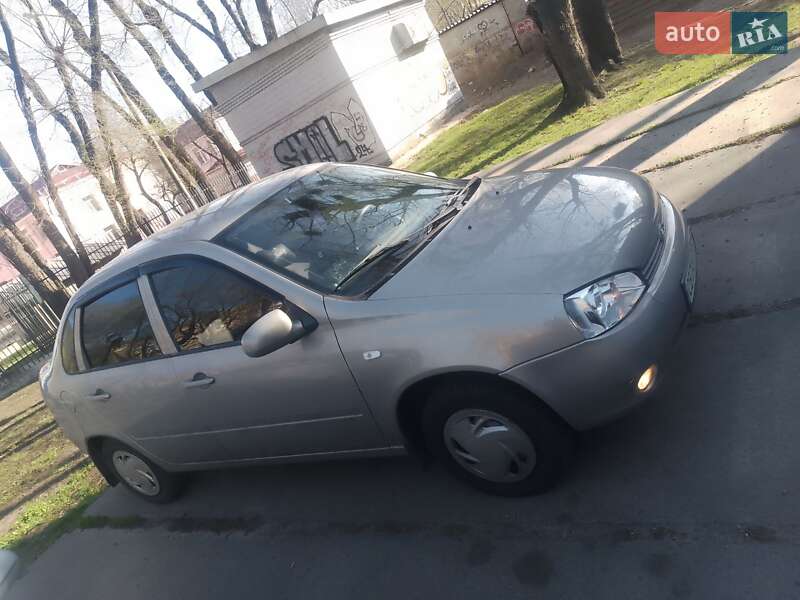 Седан ВАЗ / Lada 1118 Калина 2006 в Києві