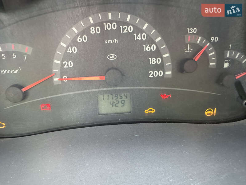 Седан ВАЗ / Lada 1118 Калина 2006 в Ярмолинцах