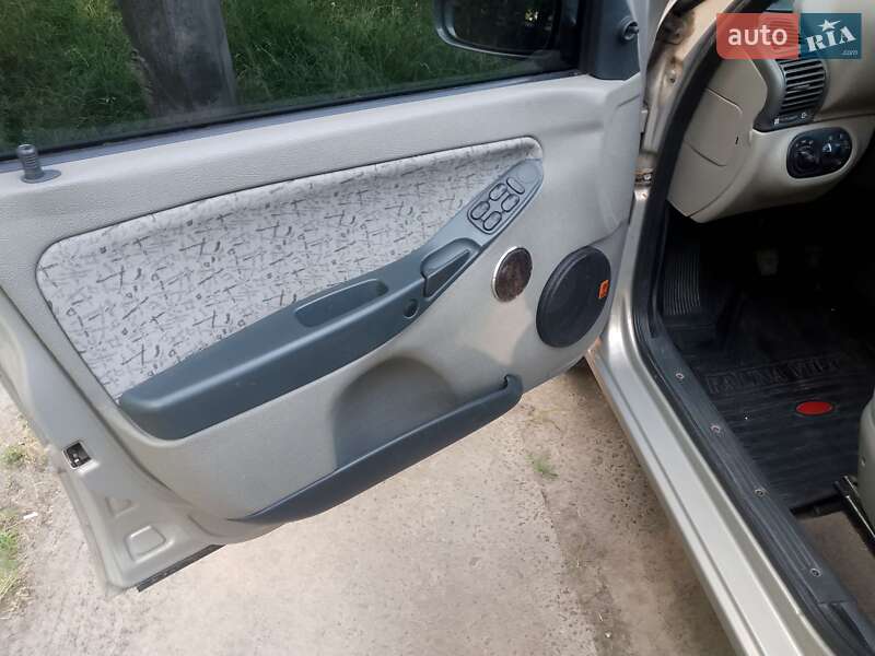 Седан ВАЗ / Lada 1118 Калина 2006 в Києві