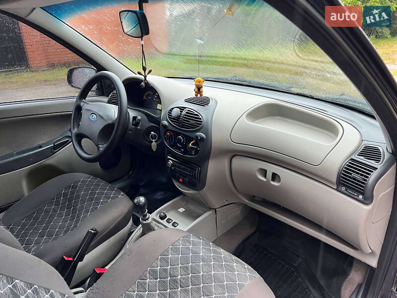 Седан ВАЗ / Lada 1118 Калина 2008 в Житомире