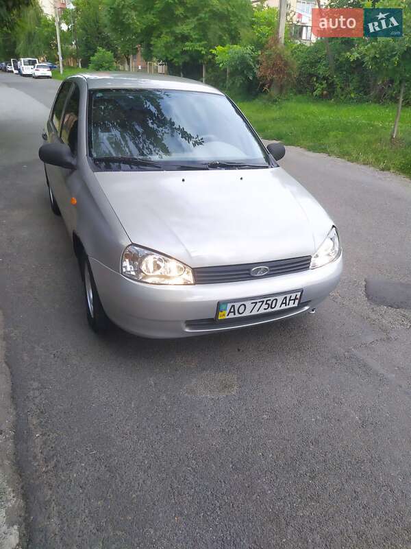 Седан ВАЗ / Lada 1118 Калина 2006 в Мукачево