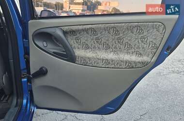 Седан ВАЗ / Lada 1118 Калина 2006 в 
