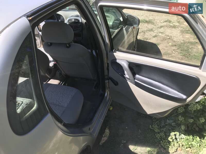 Седан ВАЗ / Lada 1118 Калина 2006 в Заставній